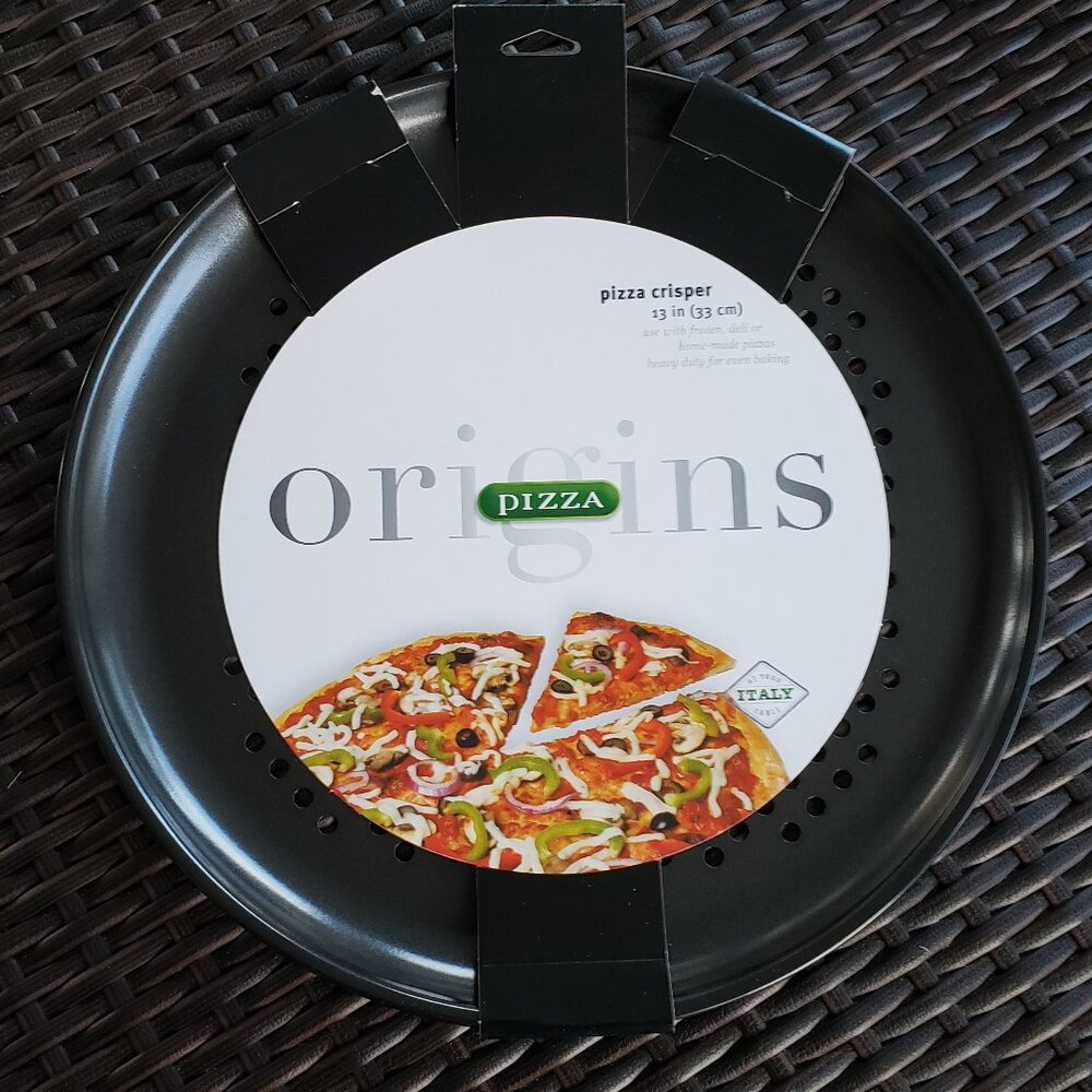 NWT origins 13" pizza crisper